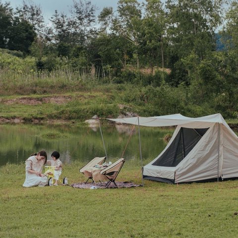 Lakeside tunnel tent